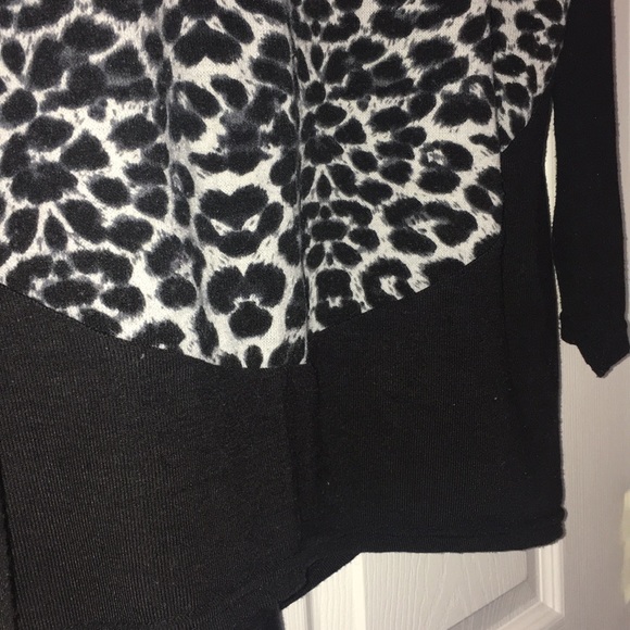 Leopard Print Oversized Sweater - Picture 2 of 4
